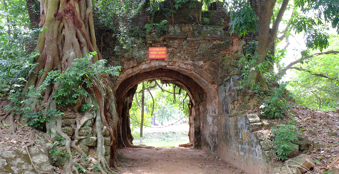 Duong Lam Ancient Village Tour From Hanoi